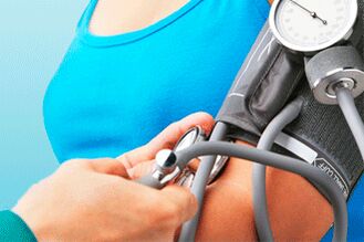 Mesurer la tension artérielle peut aider à identifier l'hypertension